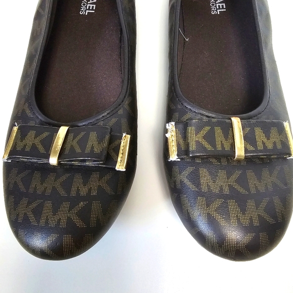 Host Pick 😀💕❗️• MICHAEL KORS • Flat Bow Monogram Ballet Flats SIZE 5 or 36 - Picture 4 of 10